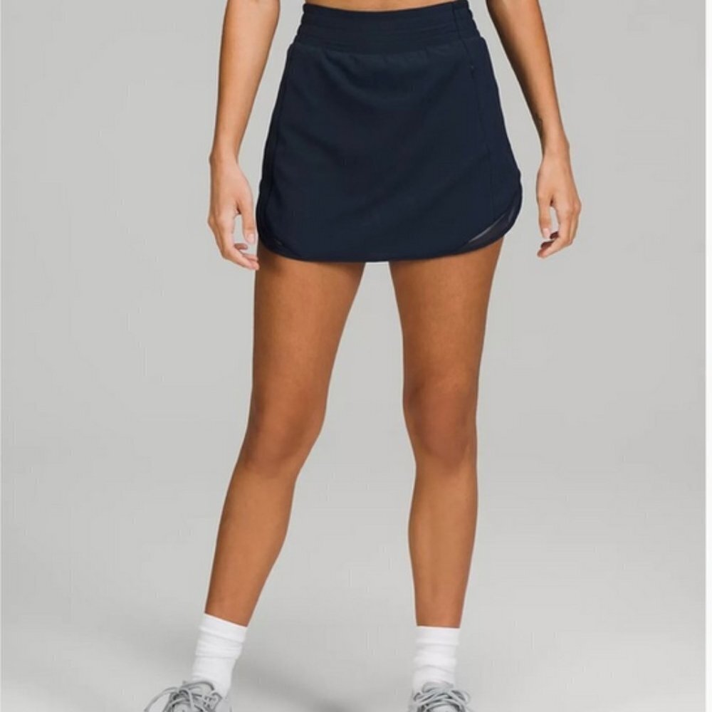 LuLuLemon Athletica Hotty Hot High-Rise Skort size 2 NWT in Navy